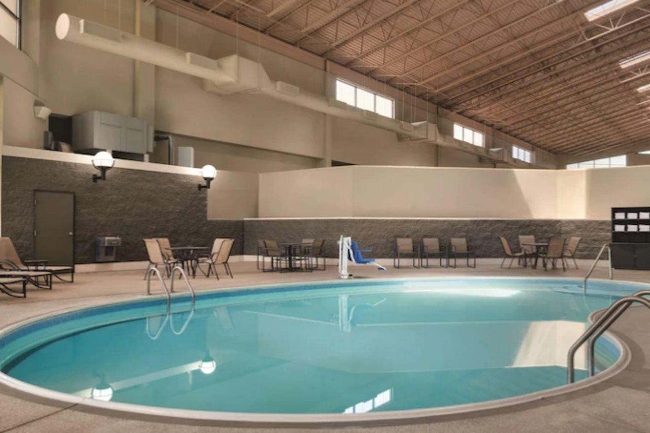Wyndham Garden Conference Center Champaign - Urbana Hotel Luaran gambar