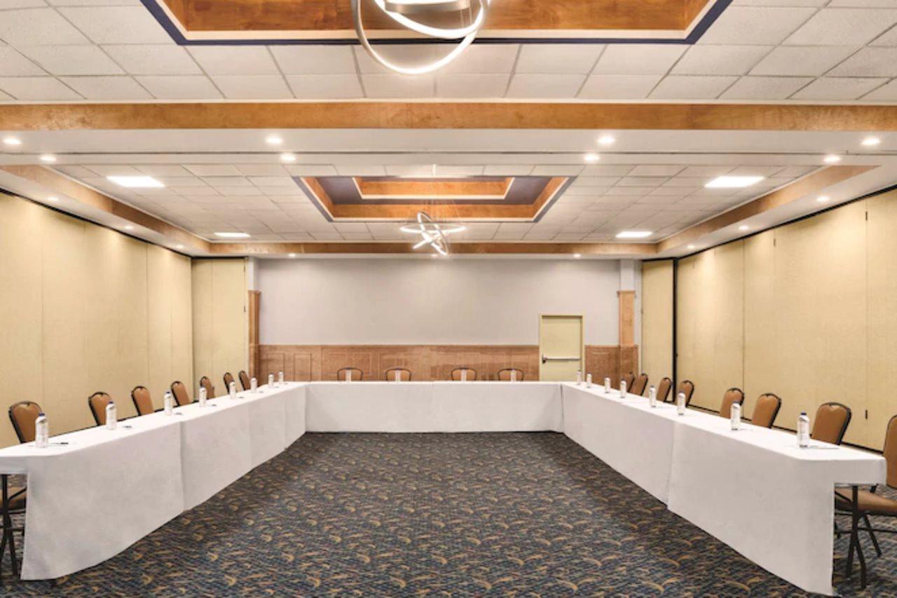 Wyndham Garden Conference Center Champaign - Urbana Hotel Luaran gambar