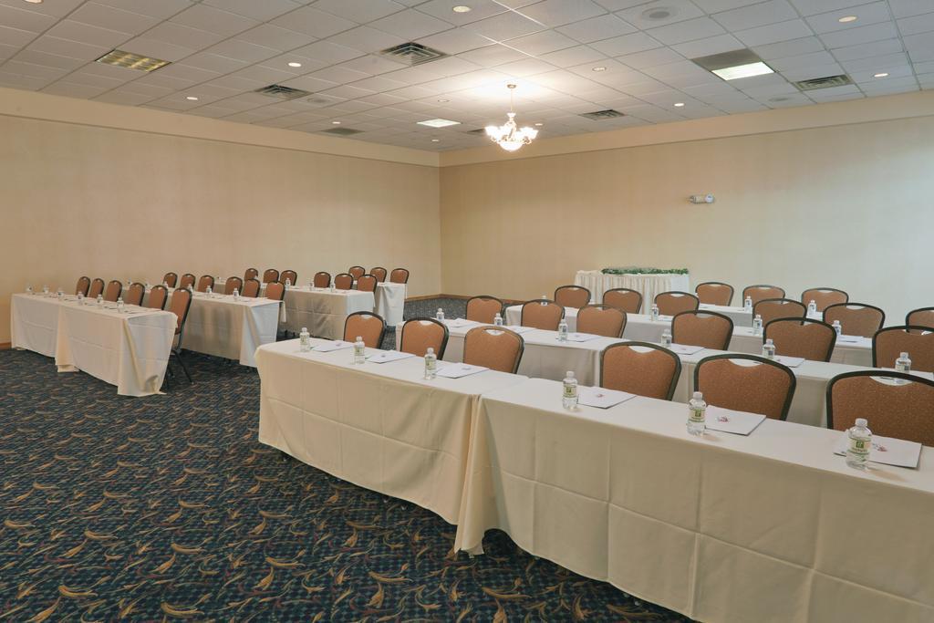 Wyndham Garden Conference Center Champaign - Urbana Hotel Luaran gambar