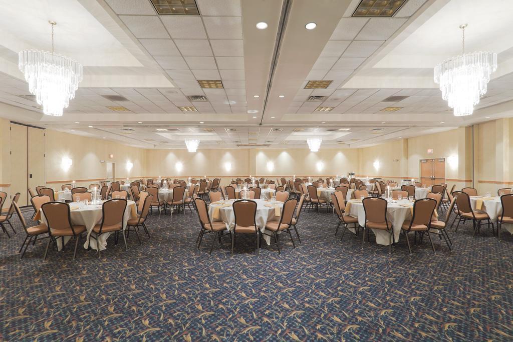 Wyndham Garden Conference Center Champaign - Urbana Hotel Luaran gambar