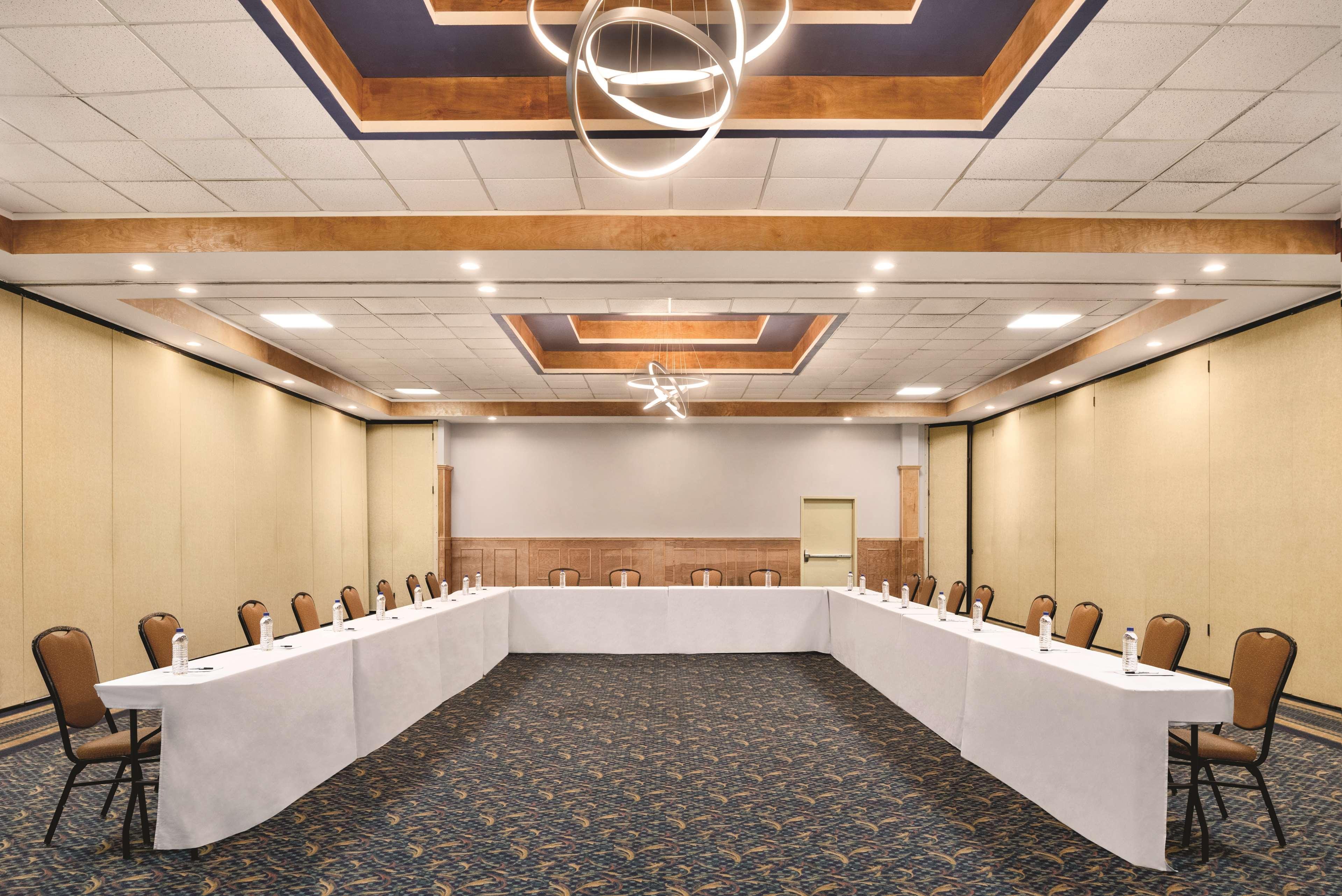 Wyndham Garden Conference Center Champaign - Urbana Hotel Luaran gambar